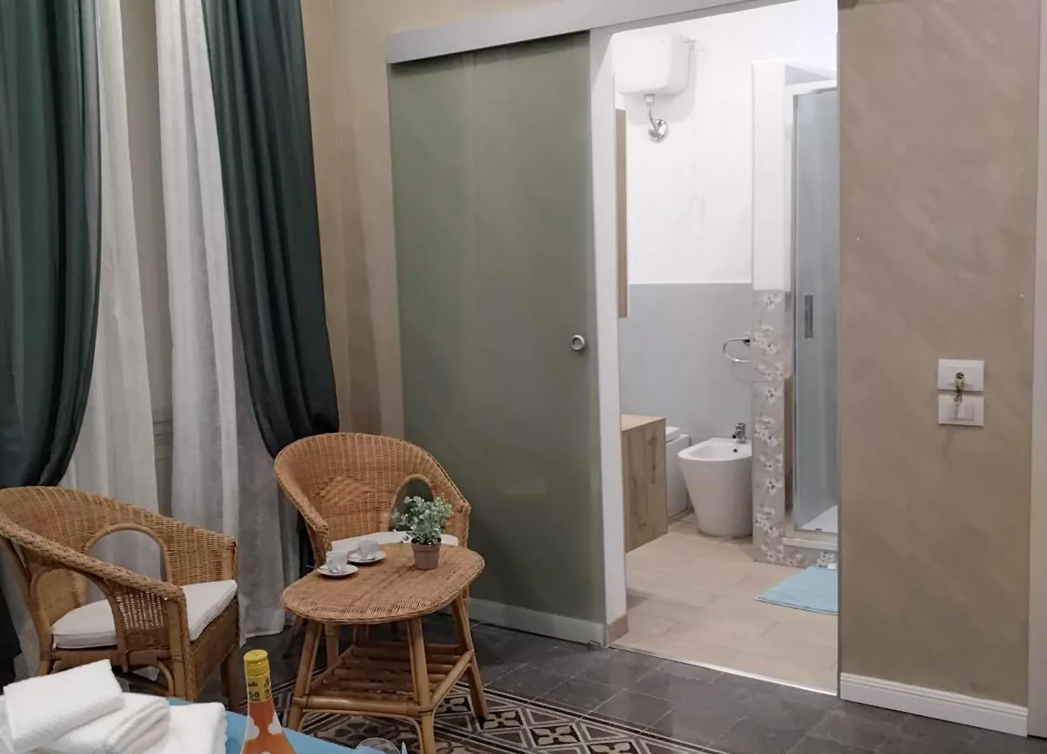 Anninedda Rooms Palermo 0*,  Italia